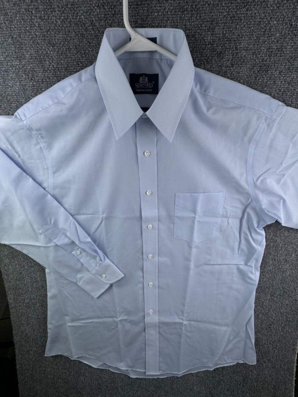 NWOT Stafford Blue Button Up Shirt Men Long Sleeve 16.5 34 Broadcloth Adult